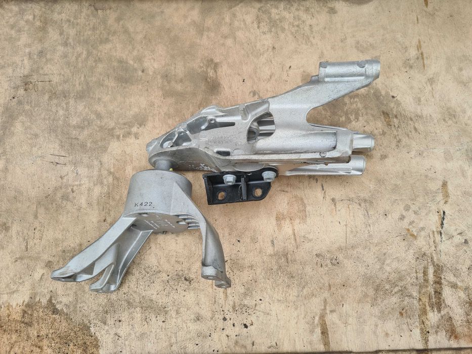 VW Transporter T6.1 2.0 4x4 19r łapa silnika tylna poduszka jak nowa!