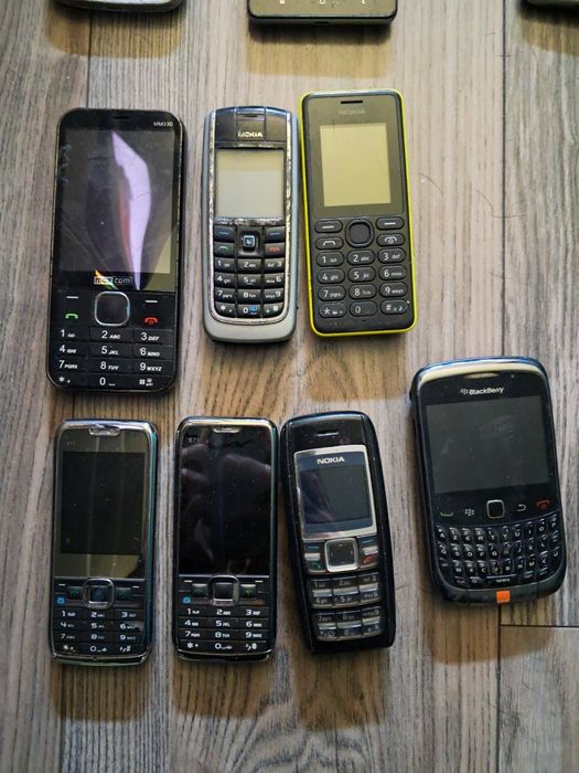 Stare telefony komórkowe