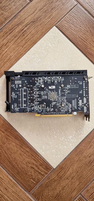 Продаеться відеокарта 4gb