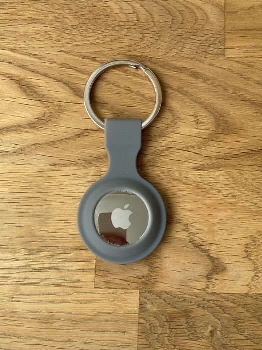 Силіконовий чохол брелок для AirTag метка трекер брелок плёнка