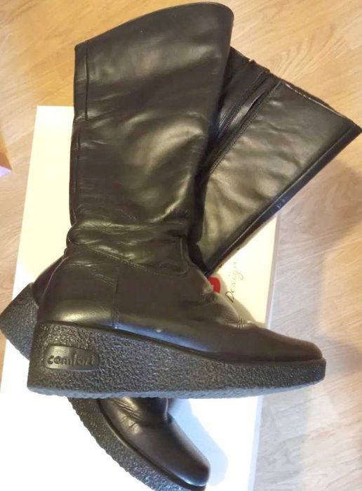 Kozaki ze skóry koturn.  Rozm. 39