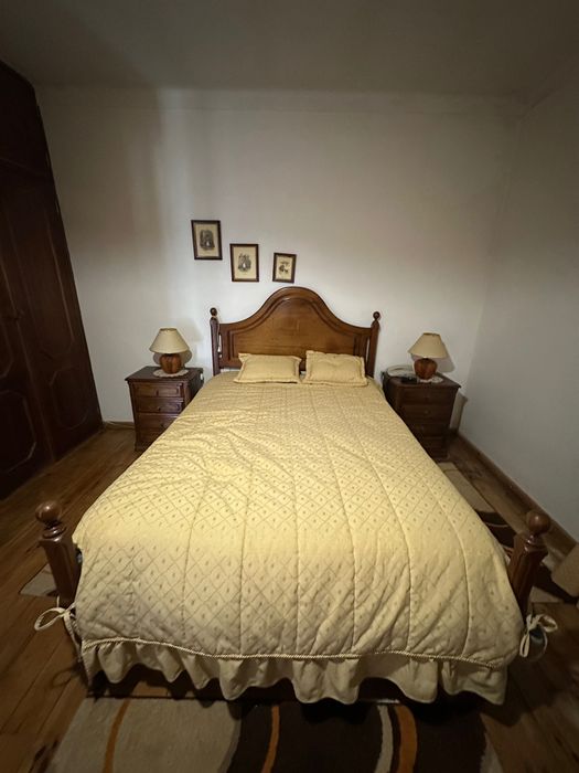 Quarto casal de madeira