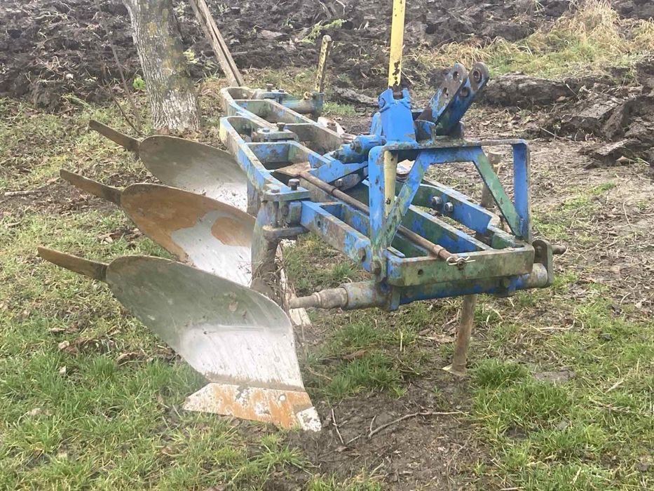 Продам плуг 3 по 30