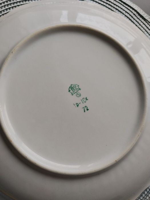 Тарілка, розмір 27 см.