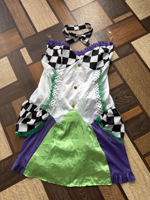 Жіночі карнавальні костюми: морячка, Дракула/вампір, Гарлі Квін/клоун