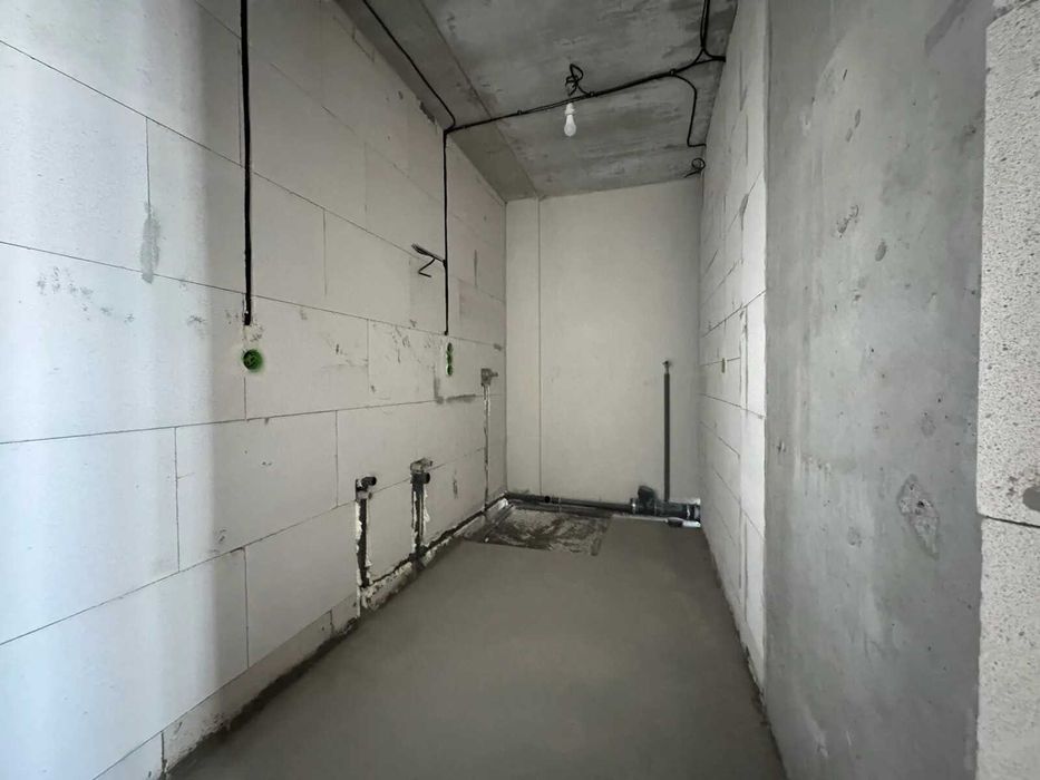 Здана! Однокімнатна з чорновими роботами. Вигідно!