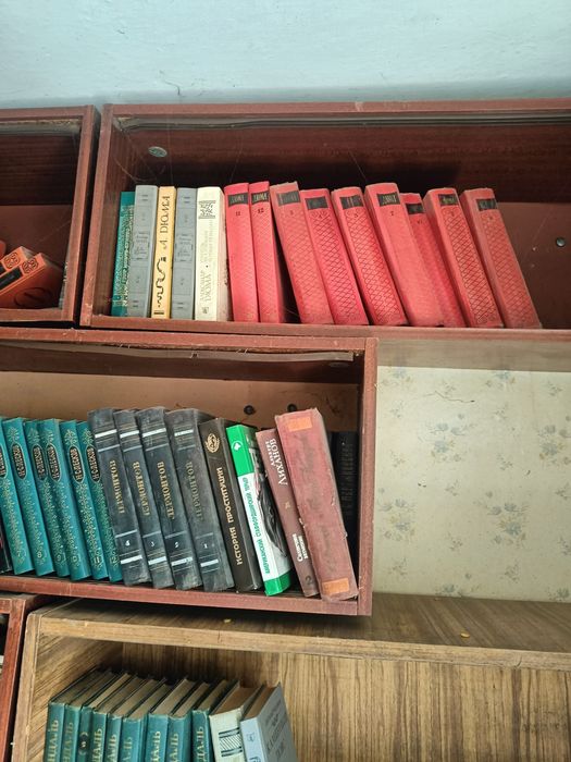 Продам книги оптом в хорошем состоянии 10шт+