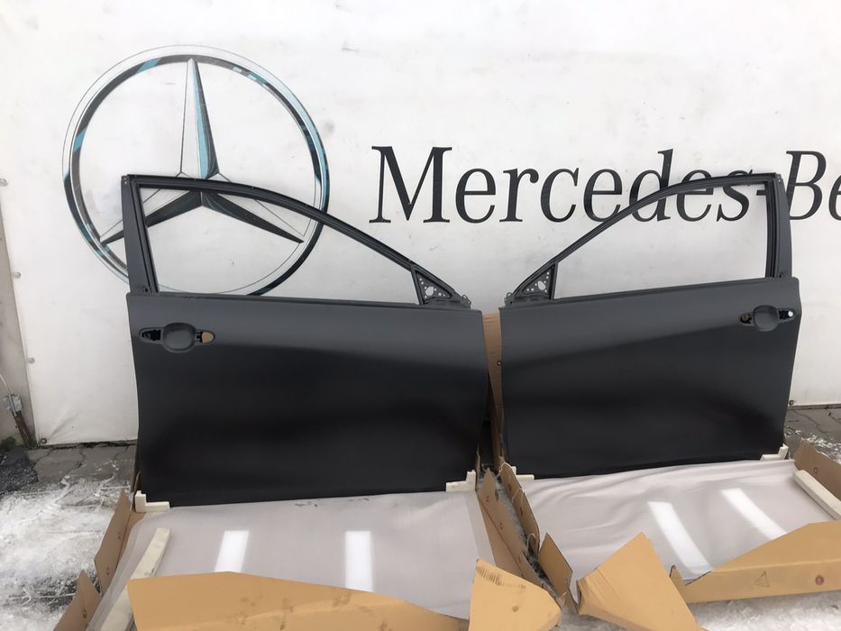 Двері передні праві ліві Toyota Camry USA 55 2015-2017р