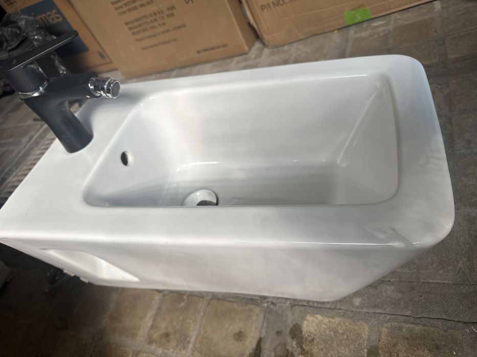 Bidet Catalano z baterią