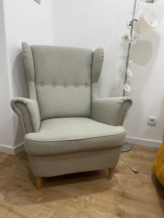 Poltrona cinza IKEA