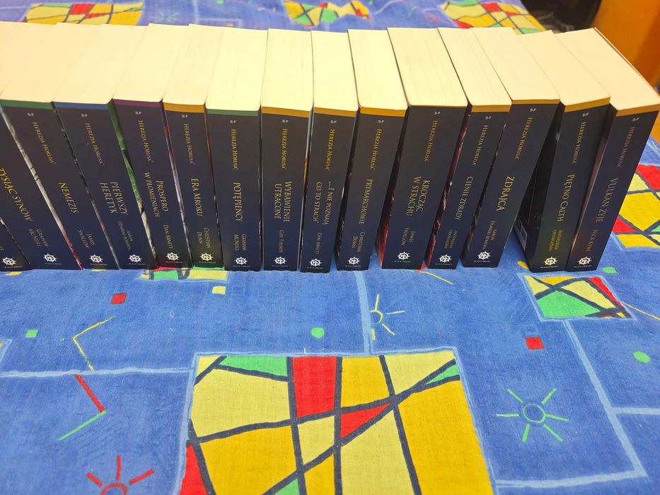 Herezja Horusa - zestaw 25 książek