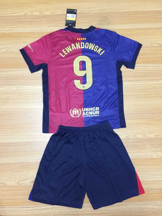 Komplety koszulek dla dzieci FCB Lewandowski dom R.22