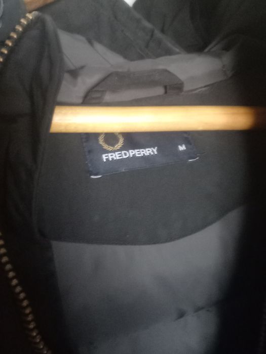 Продам мужской пуховик оригинал . Fred Perry