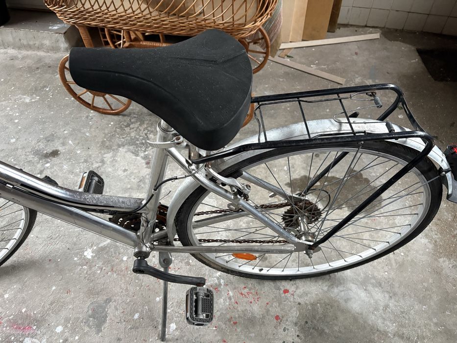 Bicicleta antiga em aluminio