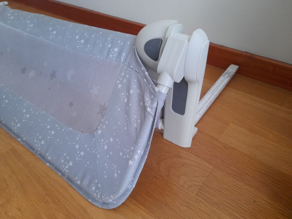 Barreira cama rebatível