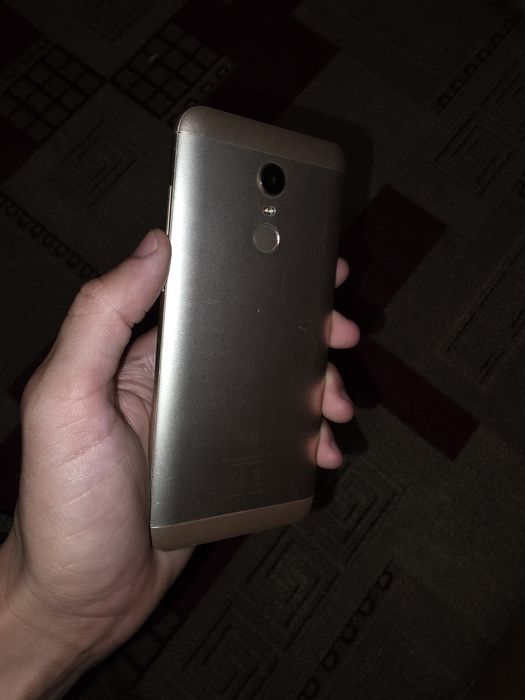 Продам телефон Redmi