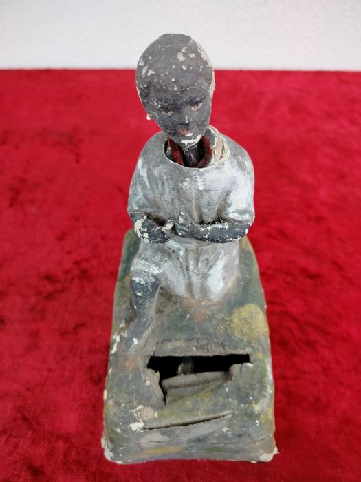 Stara przedwojenna skarbonka koscielna murzynek kiwajacy główka