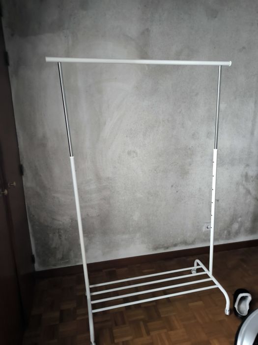 Vendo suporte de roupas