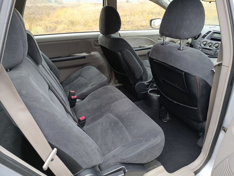 Mitsubishi Grandis 2.4 benzyna.