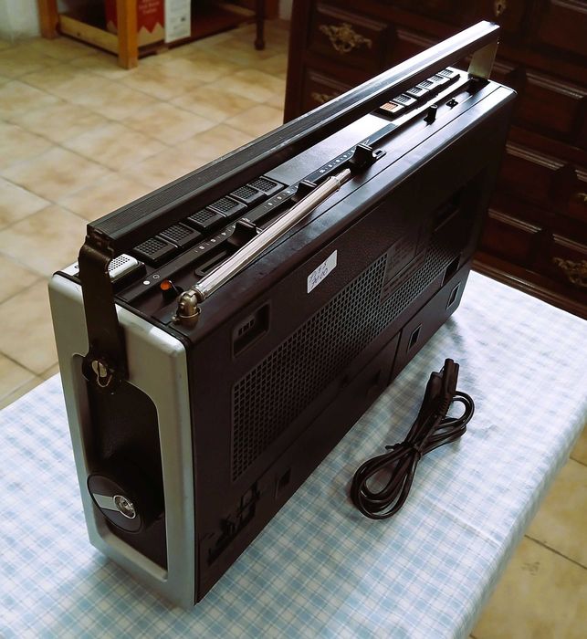 Rádio Grundig modelo C6500