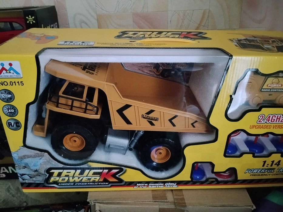 Большой самосвал Белаз на радиоуправлении, аккумул свет звук 0115