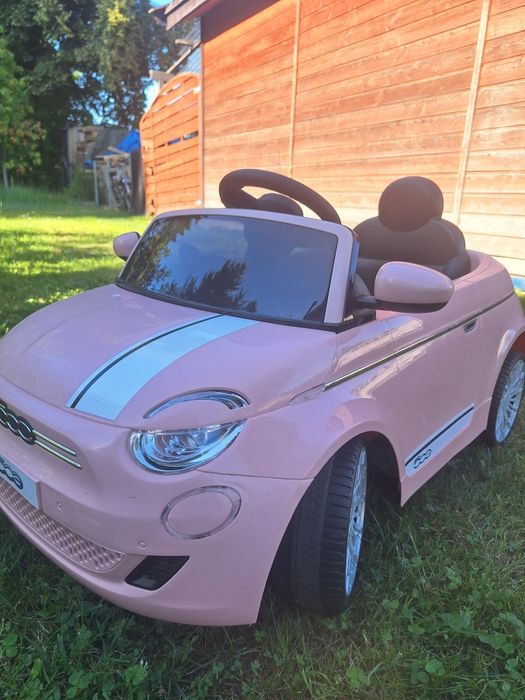 Auto na akumulator różowy fiat 500