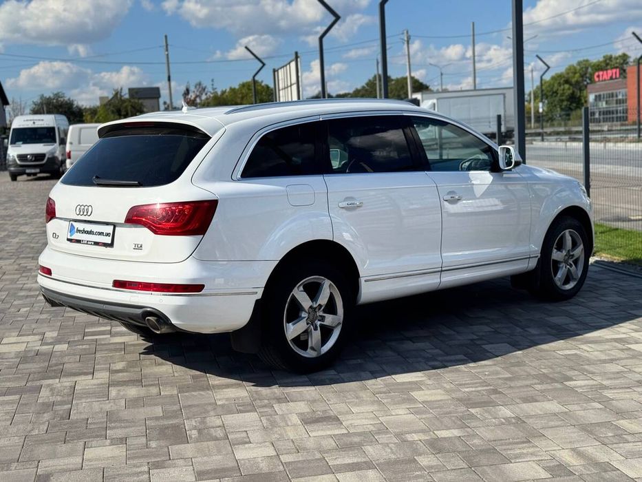 Audi Q7 2010 freshauto