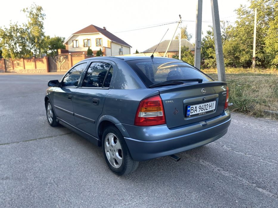 Гарному стані OPEL Astra Німецької зборки 1.6 бензин