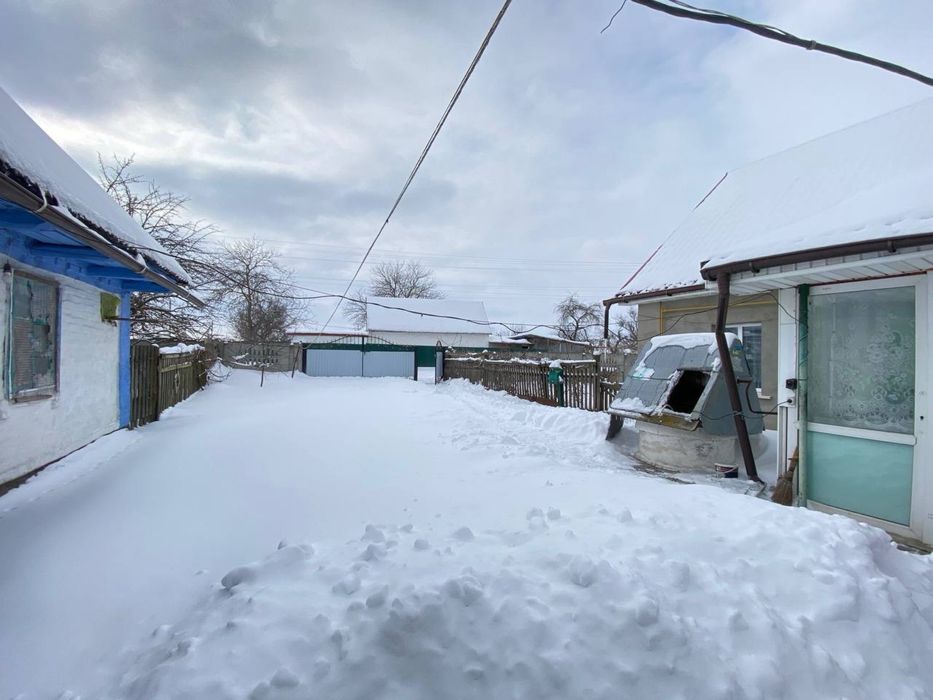 Продам гарний будинок,центр села