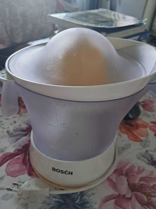 Elektryczna wyciskarka do cytrusów Bosch