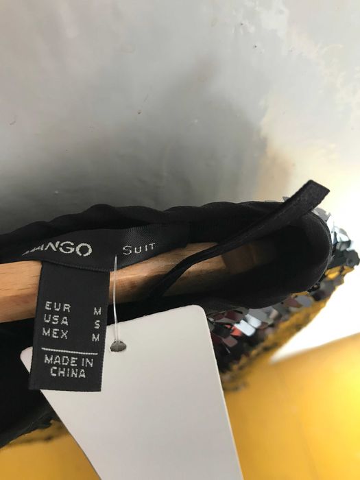 Czarny komplet z jetów na wieczorowe wyjście