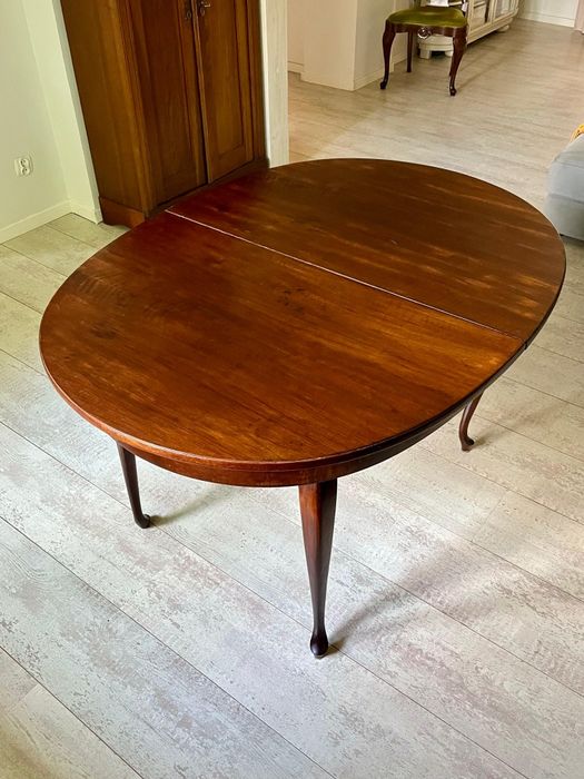 Drewniany rozkladany stół