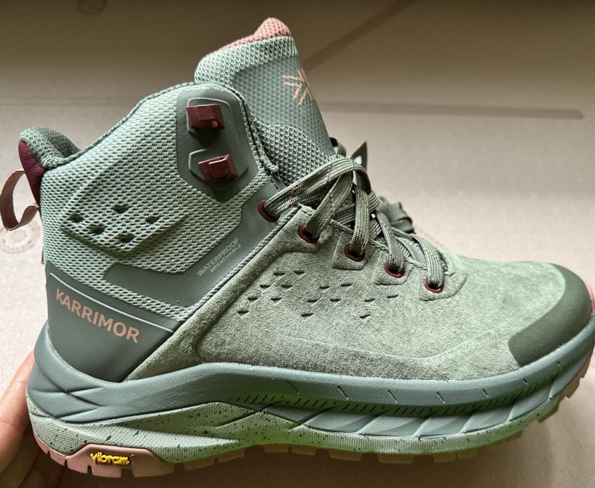круті нові waterproof черевики karrimor  для прогулянок