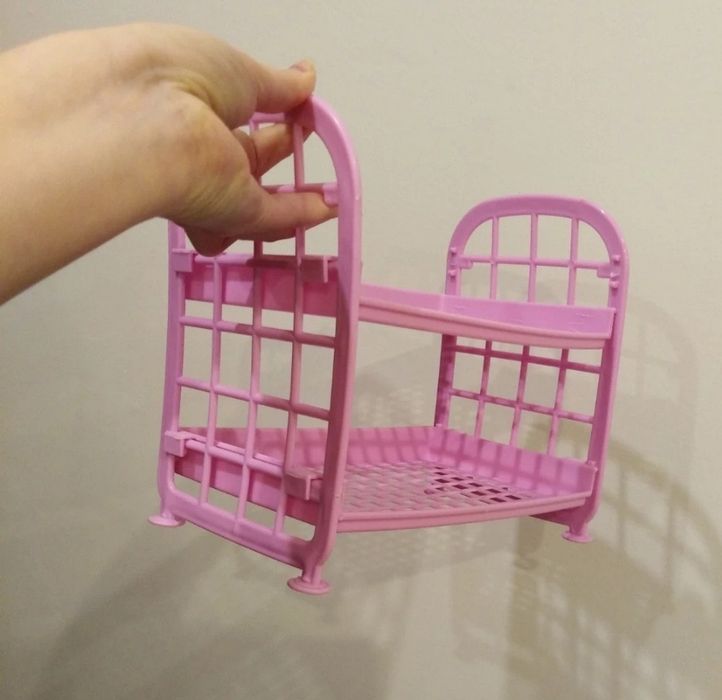 Różowa szafeczka składana na biurko