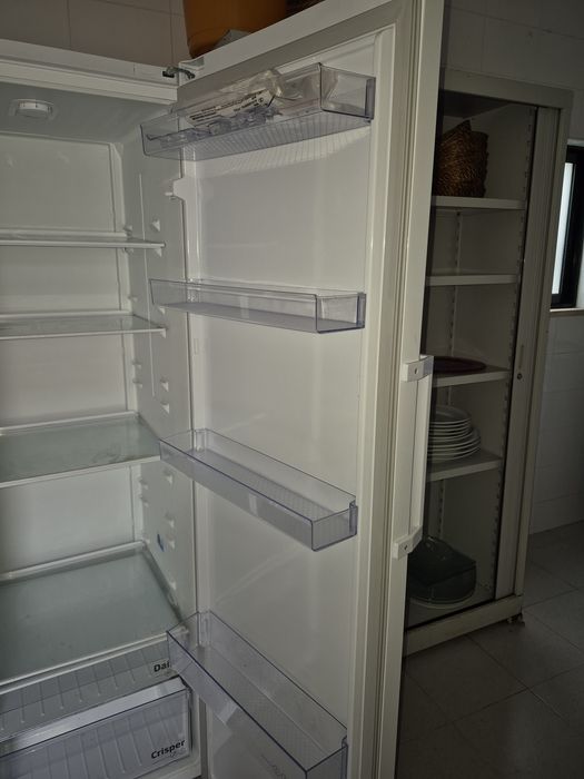 Frigorífico BEKO 402 LITROS