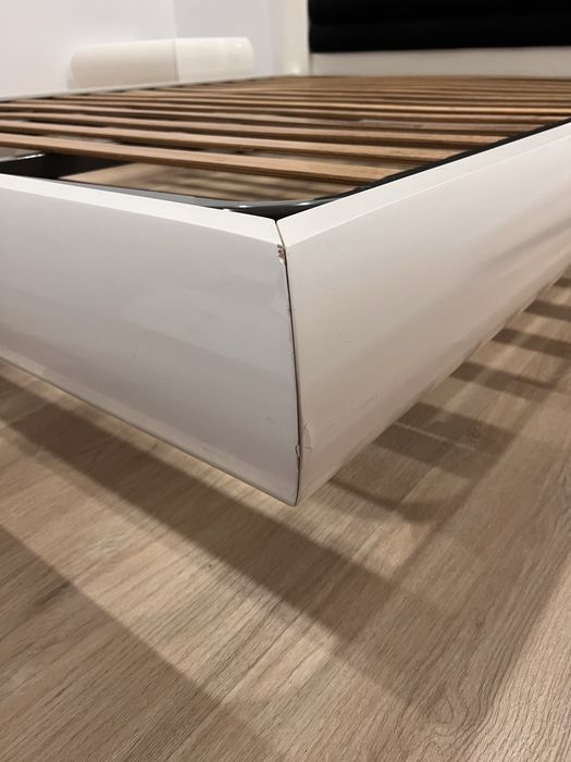 Cama casal  + 2 mesas de cabeceira | design moderno | excelente estado