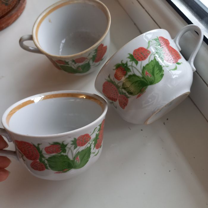 Чашки чайні полуниці
