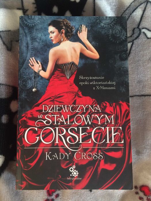Cross Kady Dziewczyna W Stalowym Gorsecie