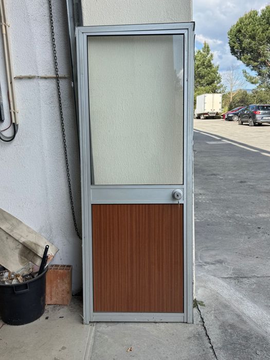 Portas de alumínio anodizado