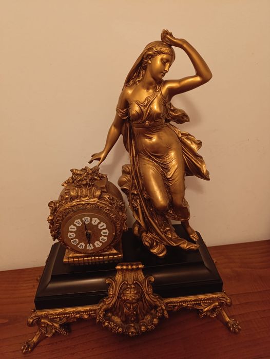 Estatuetas em bronze
