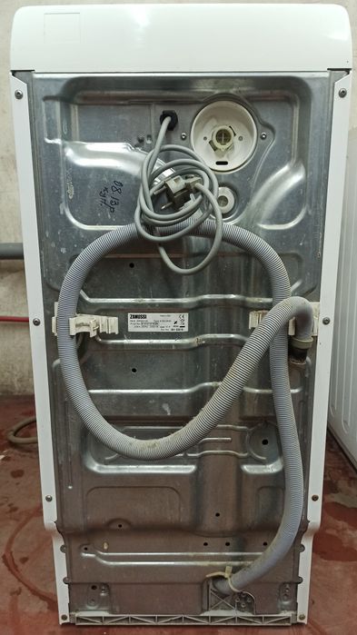 Продам пральну машинку Зануси  5,5 кг