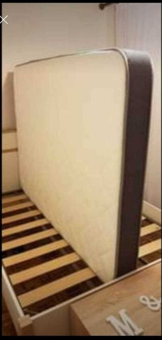 Vendo cama, mesinhas de cabeceira e colchão