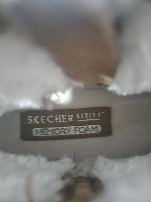 Vende se botas novas da marca skechers originais para mulher
