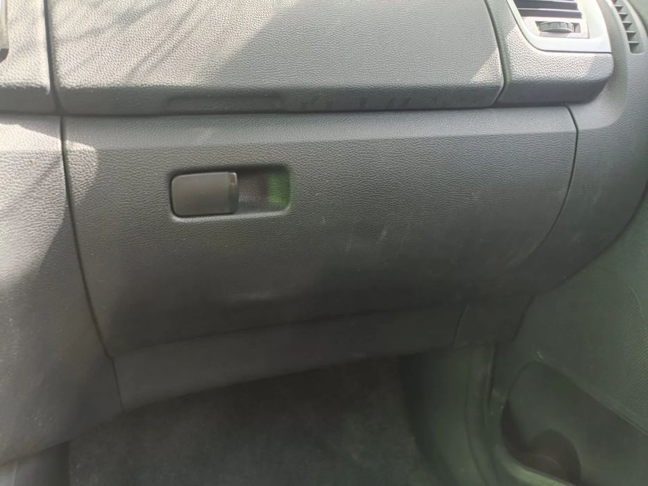 Porta luvas SKODA Fabia II Break (545, 5J)