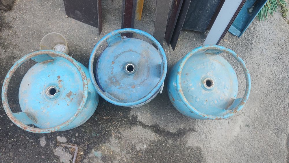 Продам газовий балон на 5 літрів.