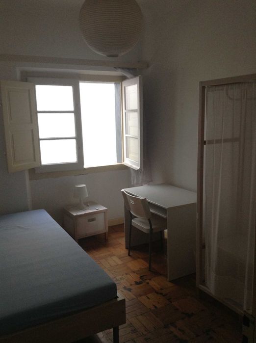 T2 dentro das muralhas às Portas de Avis