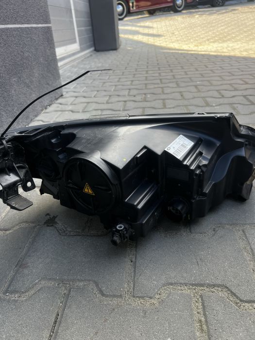 Lampa przednia lewa range rover sport