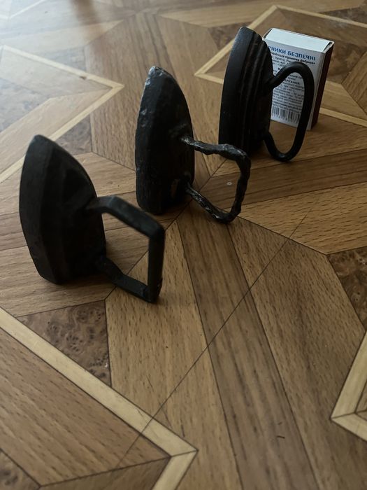 Утюги монжетные царского периуда редкие