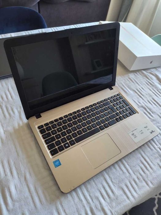 Portátil ASUS X540SA