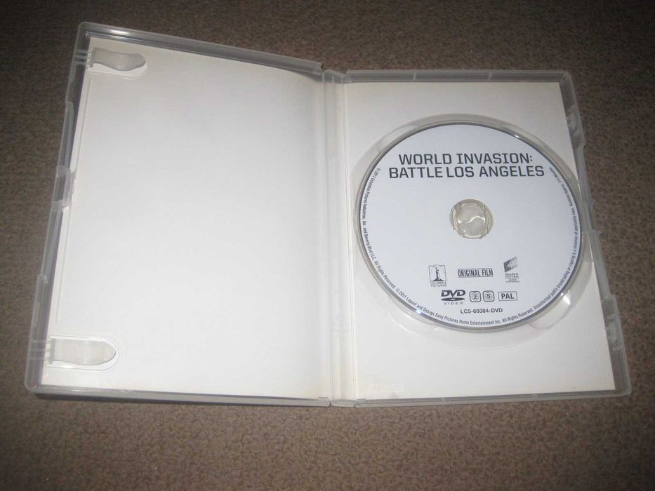 DVD "Invasão Mundial: Batalha Los Angeles" com Michelle Rodriguez